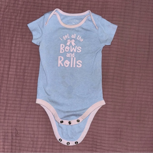 Carter’s Bodysuits in Pink and Blue - Picture 10 of 11